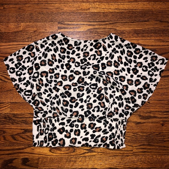 Cheetah print crop top chiffon blouse with buttons - Picture 2 of 5